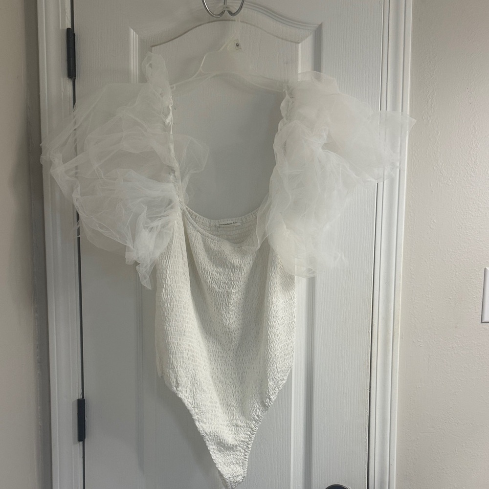 Chic Soul White Bodysuit with Tulle Sleeves
